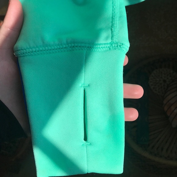 Nike Drifit Sweater - Picture 5 of 7